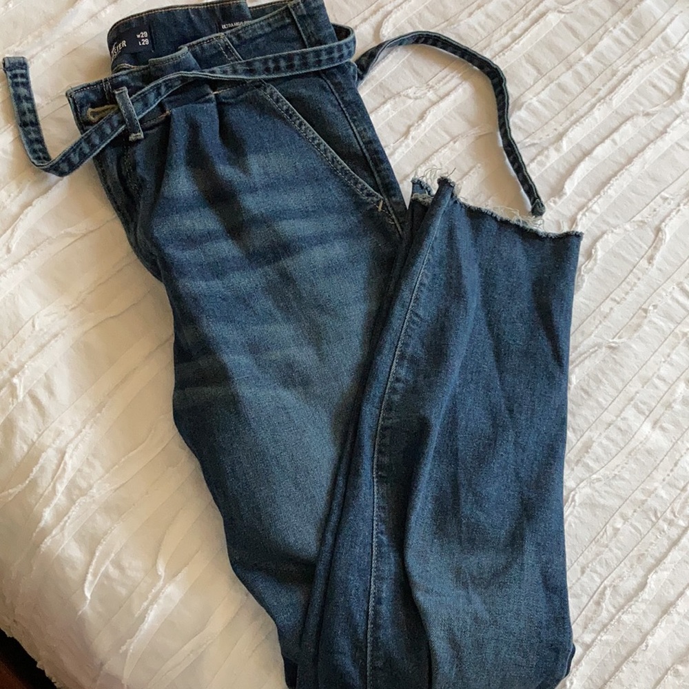 Hollister Ultra High Rise Paper Bag Mom Jeans